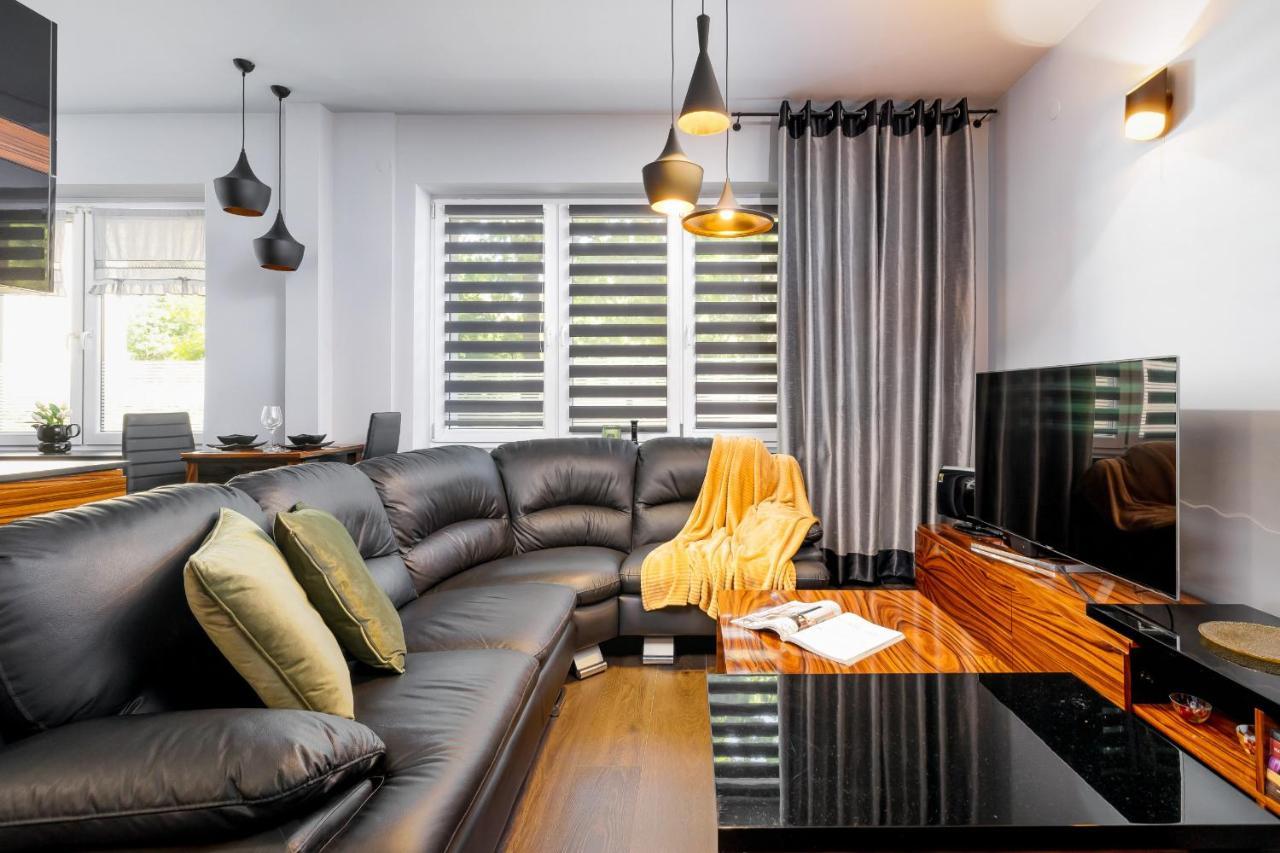 Stylish Korfantego Apartment Next To Spodek By Noclegi Renters Katowice Extérieur photo
