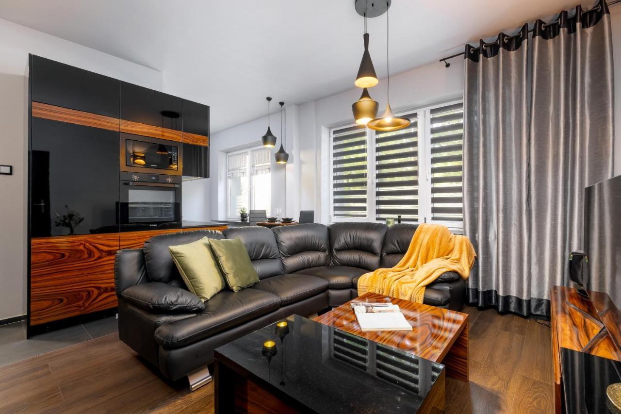 Stylish Korfantego Apartment Next To Spodek By Noclegi Renters Katowice Extérieur photo
