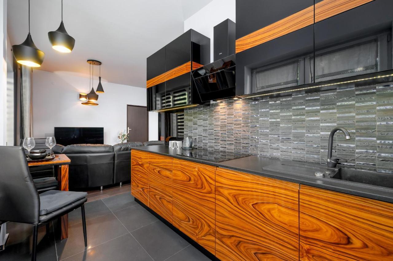 Stylish Korfantego Apartment Next To Spodek By Noclegi Renters Katowice Extérieur photo