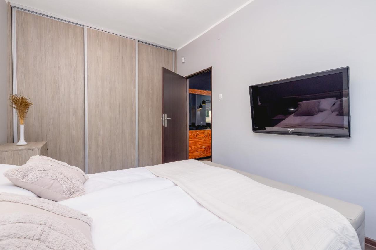 Stylish Korfantego Apartment Next To Spodek By Noclegi Renters Katowice Extérieur photo